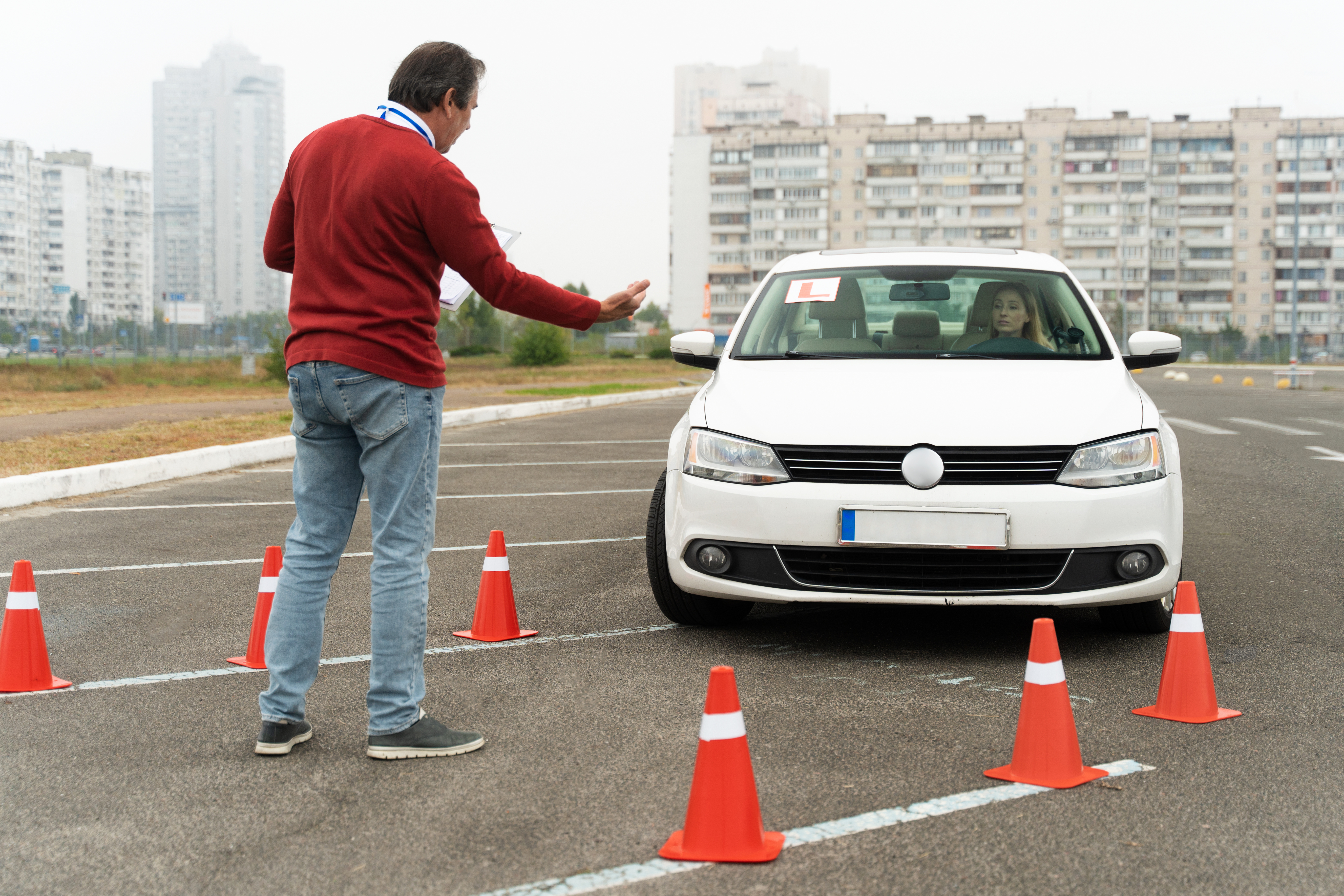 Why Learner Drivers Should Opt for Automatic Driving Lessons?